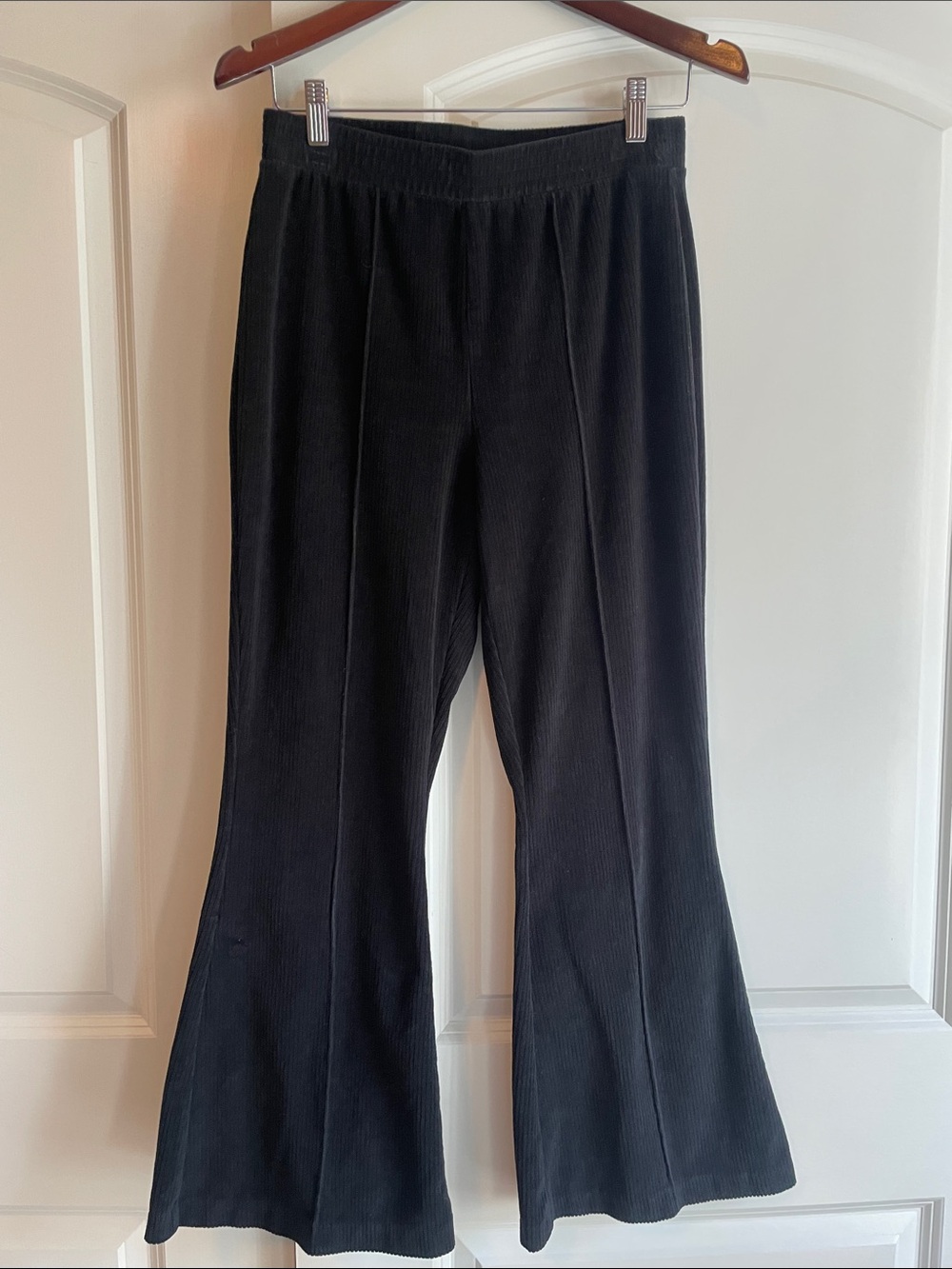 Aerie Groove Corduroy Pull On Flare Pant Black Size Medium Short
